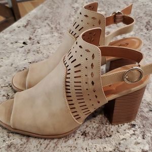 Block Heel Sandals-NEW